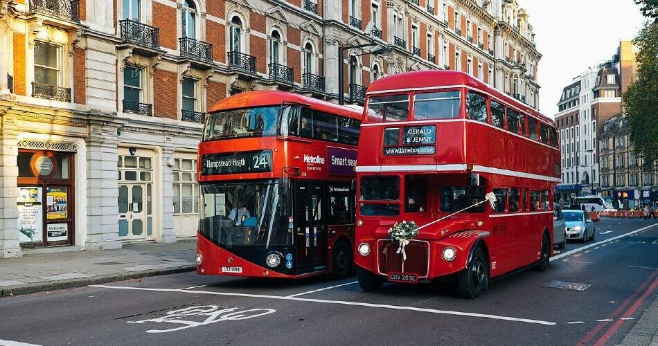 El autobús 25, que circula entre Oxford Circus e Ilford, es el más concurrido de Londres.