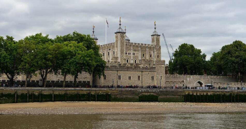 As chaves foram roubadas da Torre de Londres a 6 de Novembro de 2012, como resultado de medidas de segurança inadequadas.